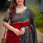 ভাইরাল বাটিক শাড়ি ব্লাউজ